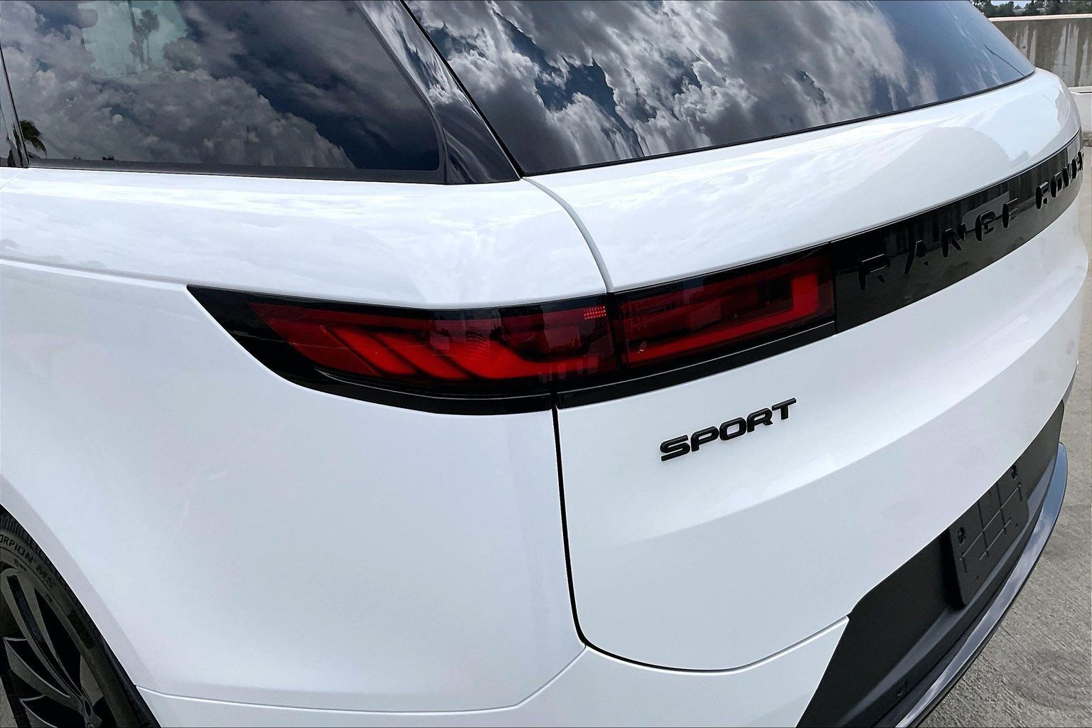New 2026 Land Rover Range Rover Sport SE AWD/4WD image 8