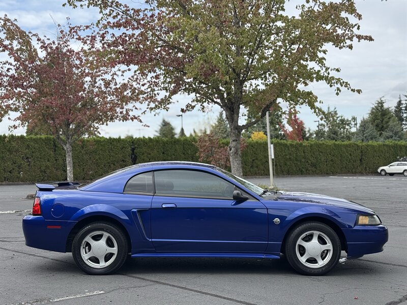Used 2004 Ford Mustang Coupe RWD image 6