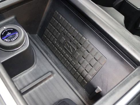 Used 2025 Ford Expedition Platinum image 52