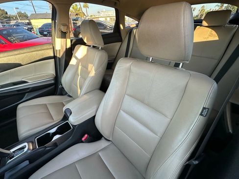 Used 2015 Honda Crosstour EX-L image 9