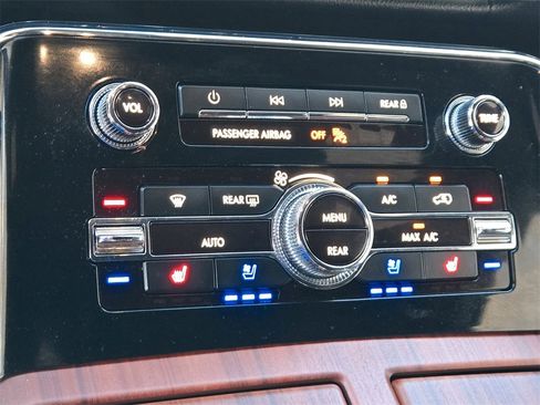 Used 2024 Lincoln Navigator Reserve image 21