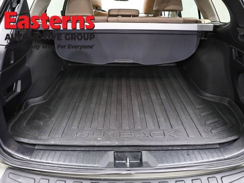 Used 2016 Subaru Outback 3.6R Limited image 9