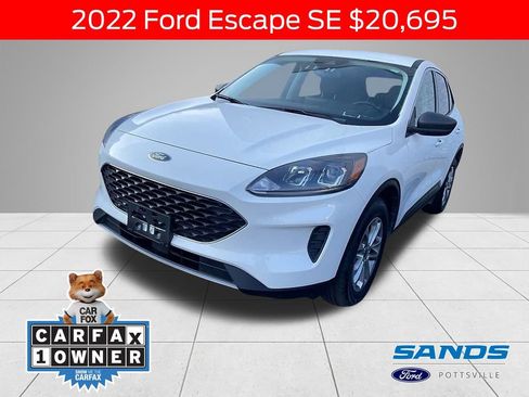 Used 2022 Ford Escape SE w/ Cold Weather Package image 1
