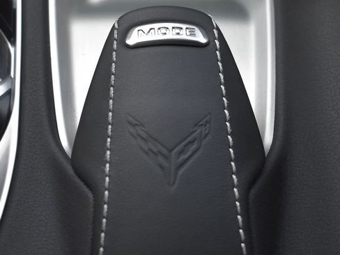 Used 2025 Chevrolet Corvette Z06 RWD image 34