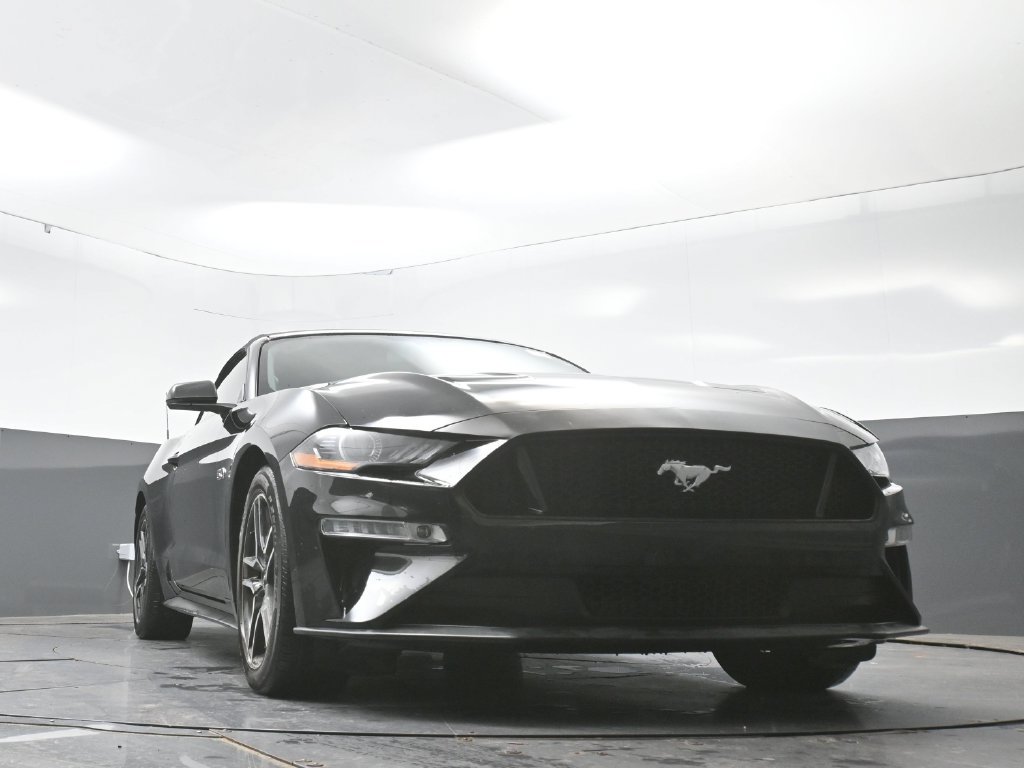 Used 2018 Ford Mustang GT Premium w/ Equipment Group 401A RWD image 70