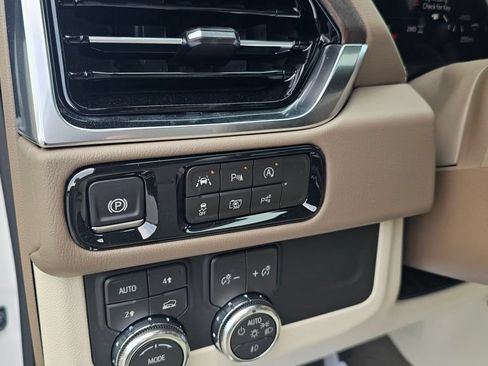 New 2026 GMC Yukon Denali w/ Sun & Power Step Package AWD/4WD image 11