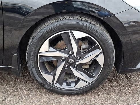 Used 2023 Hyundai Elantra SEL w/ Convenience Package image 8