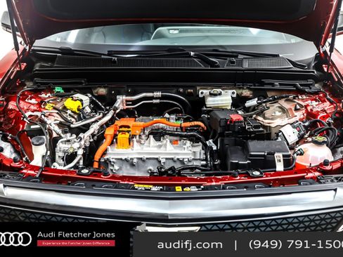 Used 2025 Cadillac Lyriq Sport image 12