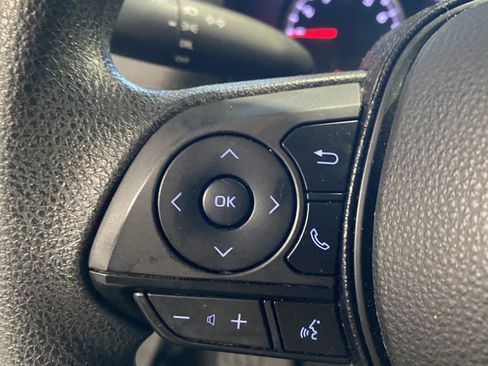 Used 2020 Toyota RAV4 LE image 19