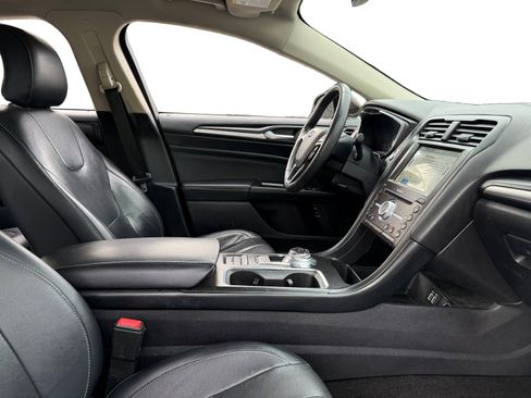 Used 2019 Ford Fusion Energi Titanium image 14