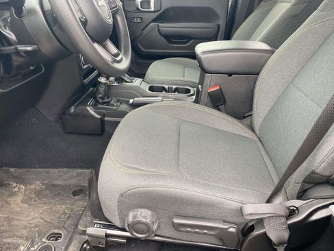 Used 2025 Jeep Wrangler Sport image 11