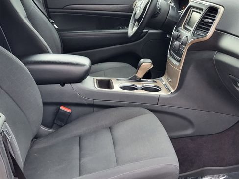 Used 2017 Jeep Grand Cherokee Laredo w/ Quick Order Package 23E image 28