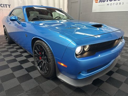 Used 2016 Dodge Challenger SRT Hellcat image 2