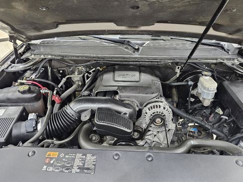 Used 2014 Cadillac Escalade Platinum image 43