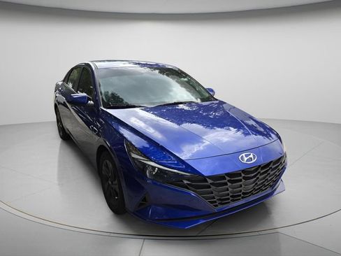 Used 2023 Hyundai Elantra SEL FWD image 4