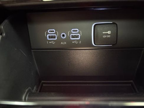 Used 2025 Jeep Grand Cherokee Limited AWD/4WD image 30