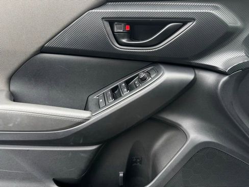 Used 2024 Subaru Crosstrek 2.0i Premium image 11