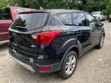 Used 2019 Ford Escape SE image 3