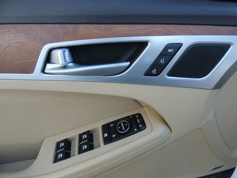 Used 2015 Hyundai Genesis 3.8 w/ Option Group 04 image 63