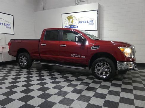 Used 2017 Nissan Titan SV AWD/4WD image 6