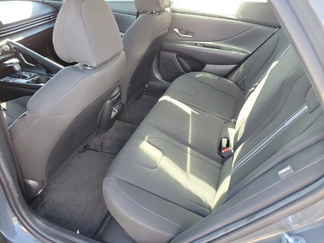 Certified 2026 Hyundai Elantra Hybrid FWD image 24
