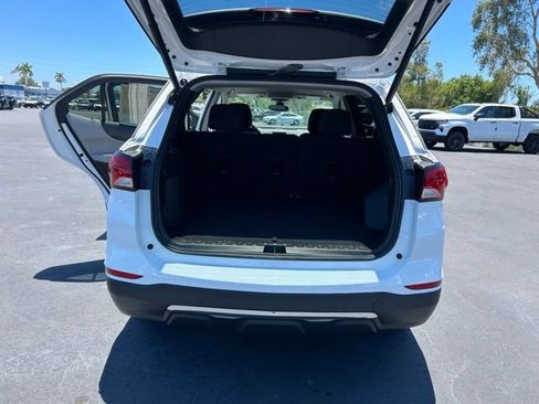 Used 2024 Chevrolet Equinox LT FWD image 16