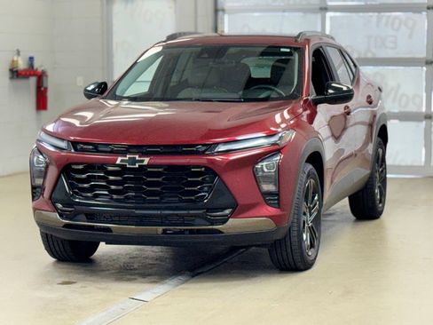 Used 2024 Chevrolet Trax ACTIV w/ Driver Confidence Package FWD image 3