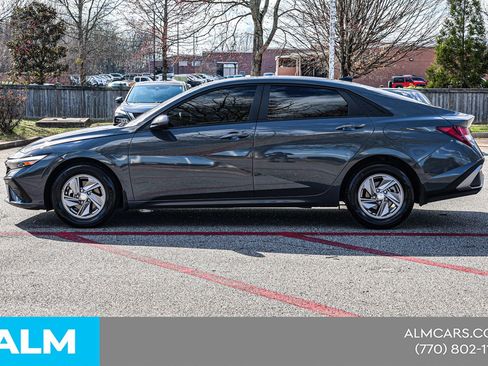Used 2025 Hyundai Elantra SE FWD image 10