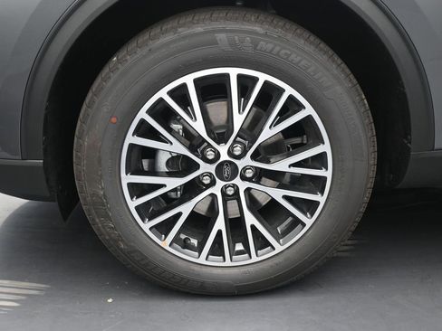 New 2024 Ford Escape SE image 28