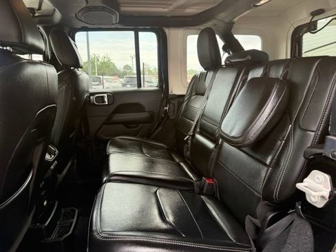 Used 2023 Jeep Wrangler Unlimited Sahara AWD/4WD image 18