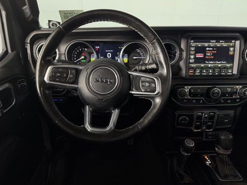 Used 2022 Jeep Wrangler Unlimited Sahara w/ Cold Weather Group image 12