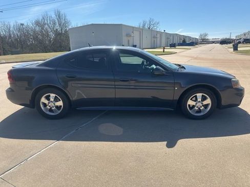 Used 2008 Pontiac Grand Prix w/ Sun And Sound Package image 6