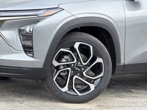 New 2026 Chevrolet Trax RS w/ Sunroof Package FWD image 8
