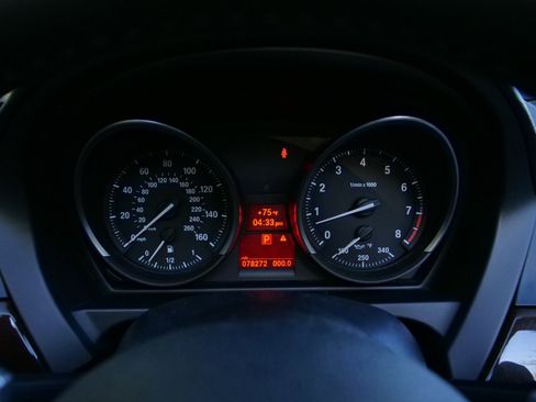 Used 2011 BMW Z4 sDrive30i image 13