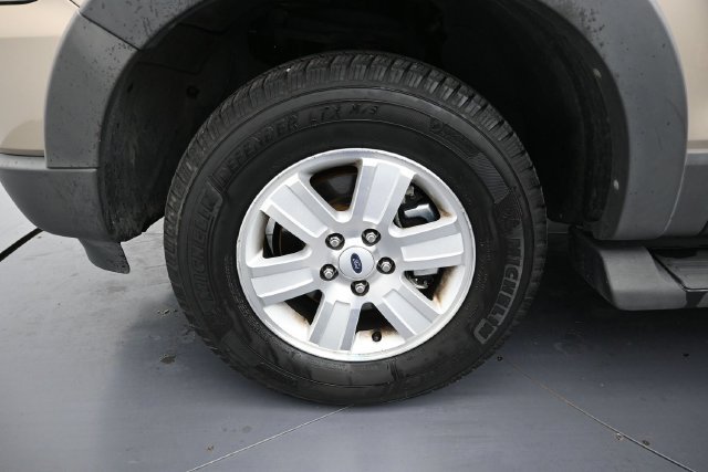 Used 2006 Ford Explorer XLT AWD/4WD image 9