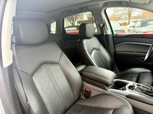 Used 2011 Cadillac SRX Luxury image 29