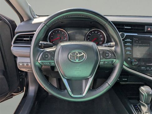 Used 2020 Toyota Camry XSE image 21