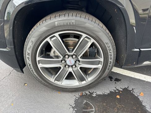 Used 2017 GMC Acadia Denali w/ Technology Package image 13