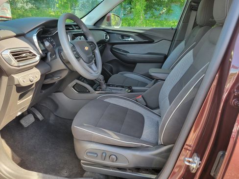 Certified 2023 Chevrolet TrailBlazer LT w/ Convenience Package FWD image 29
