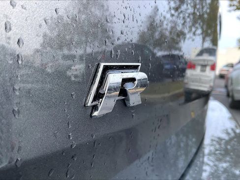 Used 2019 Volkswagen Golf R image 11