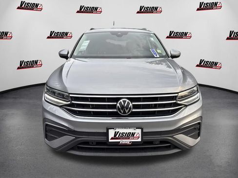 Used 2022 Volkswagen Tiguan SE AWD/4WD image 2
