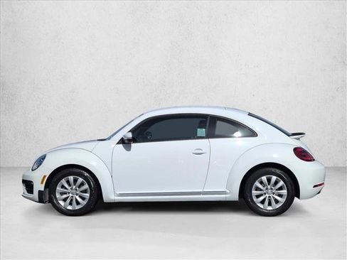 Used 2019 Volkswagen Beetle S image 9