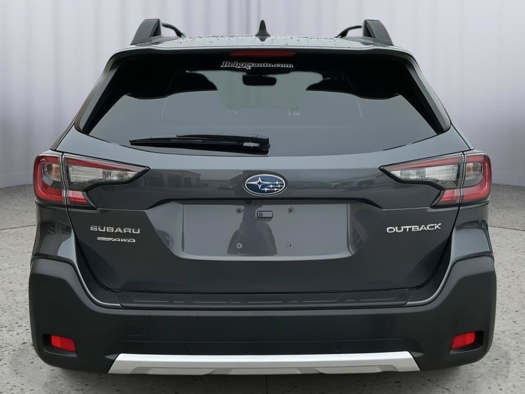Used 2025 Subaru Outback Limited AWD/4WD image 4