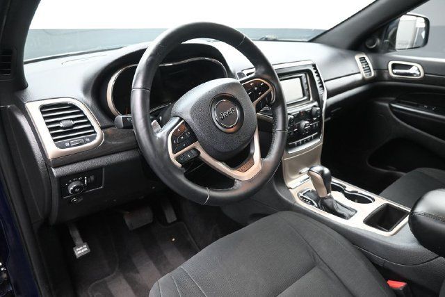 Used 2017 Jeep Grand Cherokee Laredo w/ Quick Order Package 23E AWD/4WD image 12