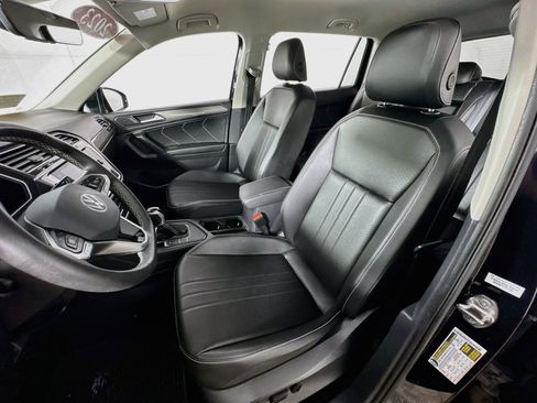 Used 2023 Volkswagen Tiguan SE FWD image 14