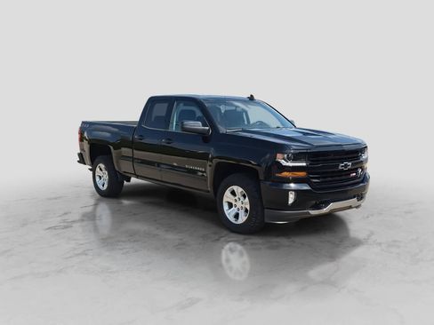 Used 2018 Chevrolet Silverado 1500 LT w/ All Star Edition AWD/4WD image 2