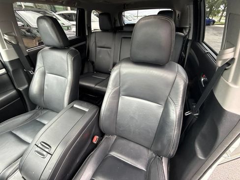 Used 2018 Toyota Highlander XLE AWD/4WD image 14