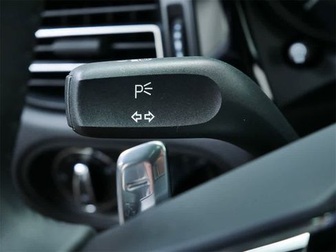 Used 2025 Porsche Macan image 22