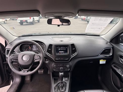 Used 2020 Jeep Cherokee Latitude Plus FWD image 24