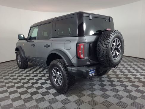 Used 2025 Ford Bronco Badlands image 5